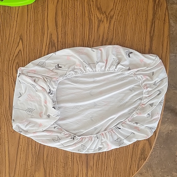 Two bassinet sheets - Picture 2 of 4